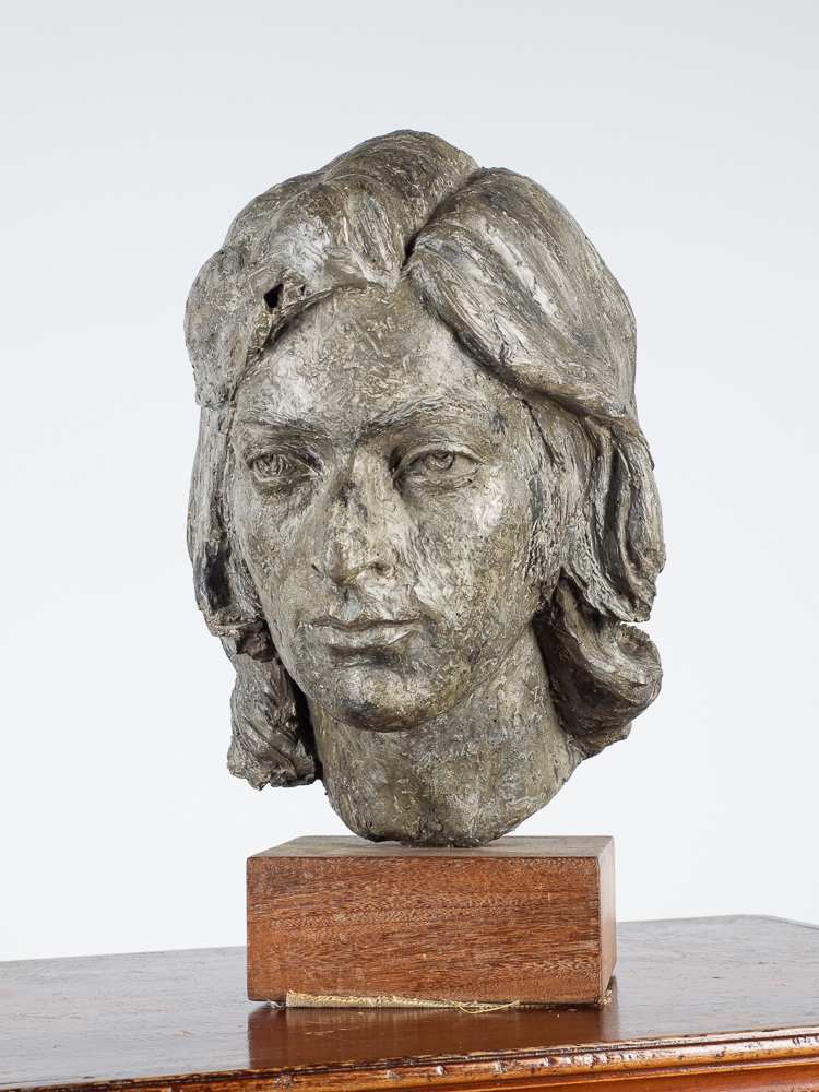 STUDIO BUST OF A LADY